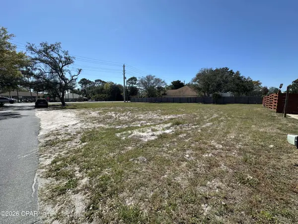 8620 N Lagoon DR, Panama City Beach, FL 32408