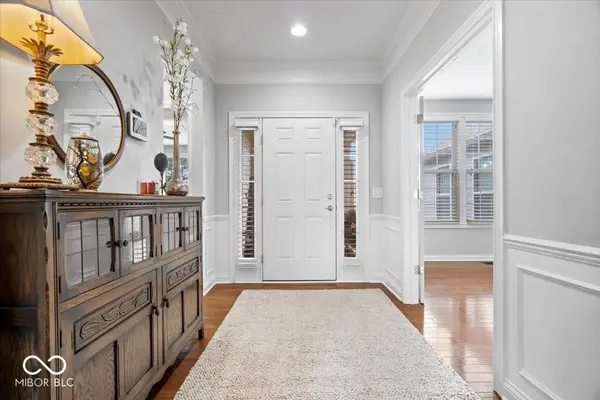 8952 Heatherstone PL, Zionsville, IN 46077