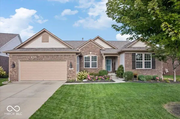8952 Heatherstone PL, Zionsville, IN 46077