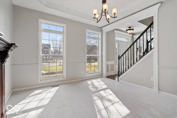 5748 Marsh Glen CT, Carmel, IN 46033