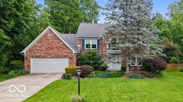 11734 Forest Park LN, Carmel, IN 46033