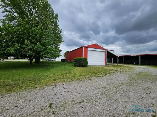 9838 Jeffers RD, Grand Rapids, OH 43522