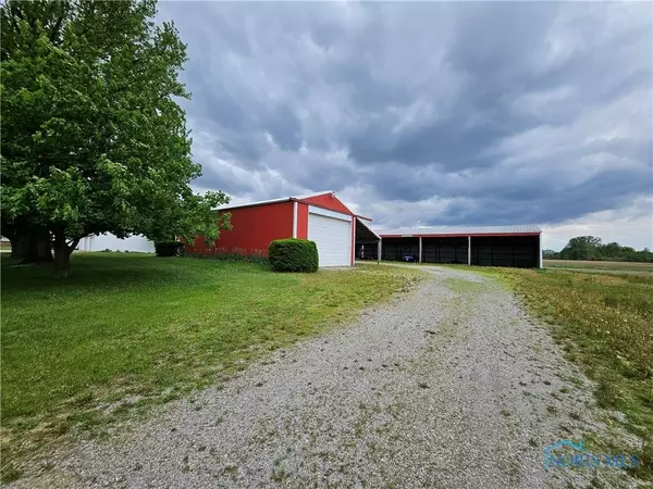 9838 Jeffers RD, Grand Rapids, OH 43522