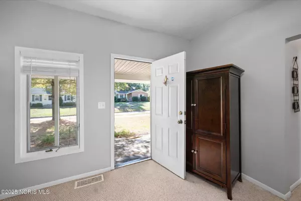 407 E Garfield AVE, Swanton, OH 43558