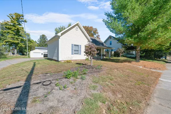 407 E Garfield AVE, Swanton, OH 43558