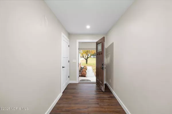 6388 Weckerly RD, Whitehouse, OH 43571