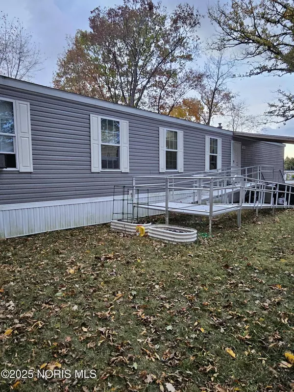 535 W Gypsy Lane RD, Bowling Green, OH 43402