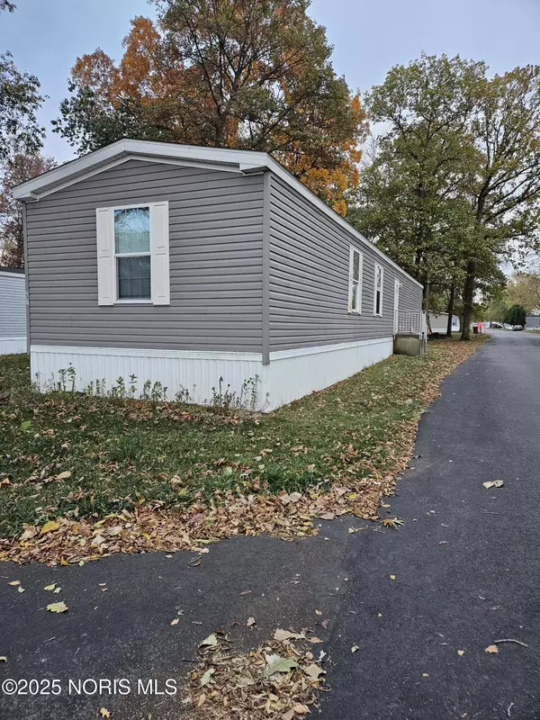 535 W Gypsy Lane RD, Bowling Green, OH 43402