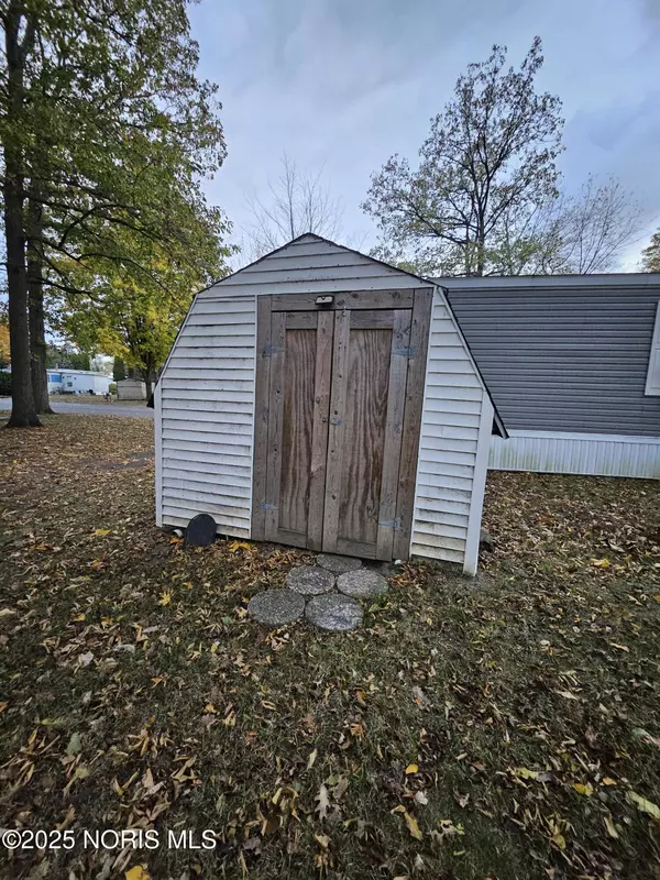 535 W Gypsy Lane RD, Bowling Green, OH 43402