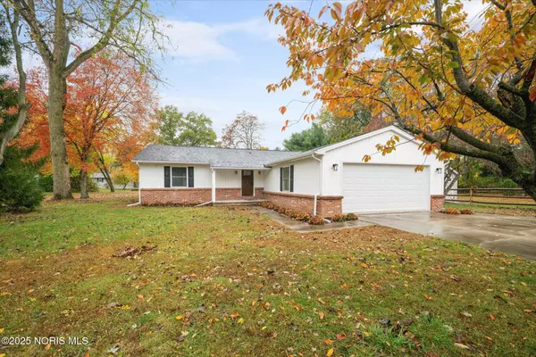 6388 Weckerly RD, Whitehouse, OH 43571