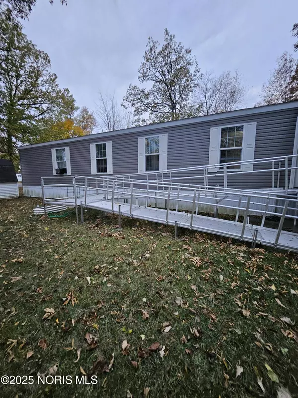 535 W Gypsy Lane RD, Bowling Green, OH 43402