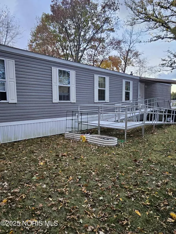 535 W Gypsy Lane RD, Bowling Green, OH 43402