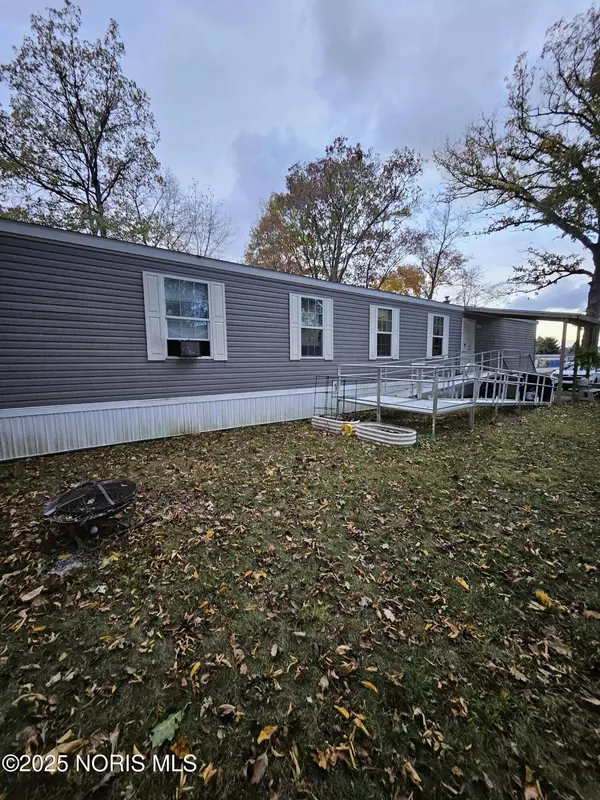 535 W Gypsy Lane RD, Bowling Green, OH 43402