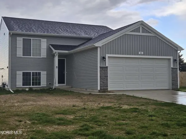 366 Douglas DR, Liberty Center, OH 43532