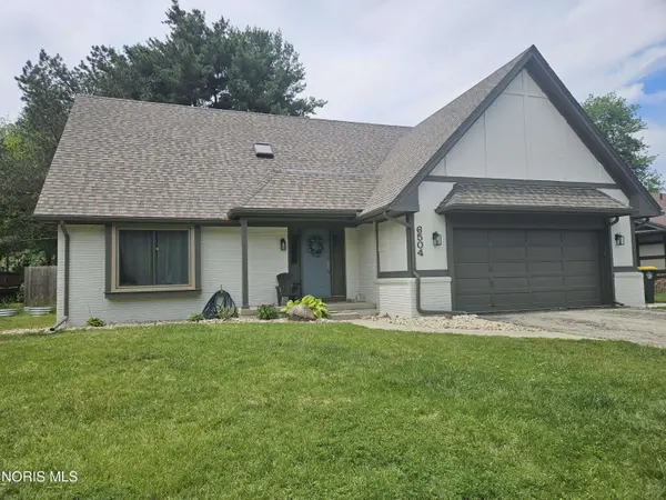 6504 Oakbrook DR, Whitehouse, OH 43571