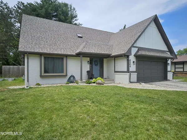 6504 Oakbrook DR, Whitehouse, OH 43571