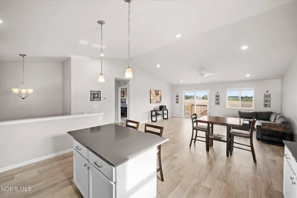 366 Douglas DR, Liberty Center, OH 43532