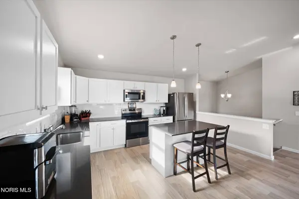 366 Douglas DR, Liberty Center, OH 43532