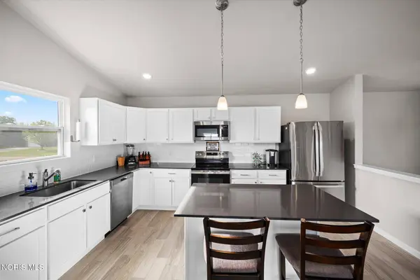 366 Douglas DR, Liberty Center, OH 43532