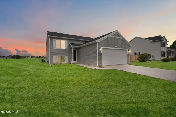 366 Douglas DR, Liberty Center, OH 43532