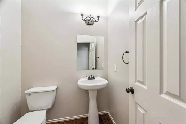 3214 Chenevert ST, Houston, TX 77004