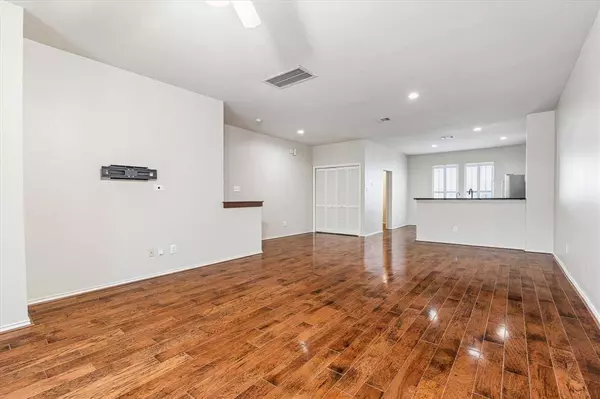 3214 Chenevert ST, Houston, TX 77004