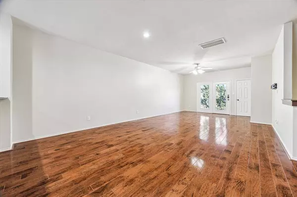 3214 Chenevert ST, Houston, TX 77004