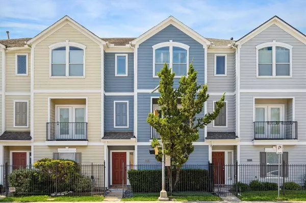 3214 Chenevert ST, Houston, TX 77004