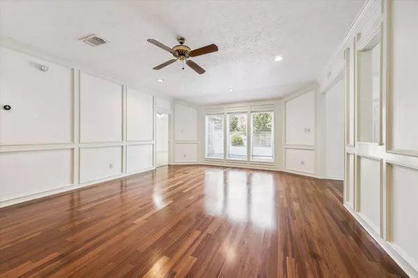 3018 Orchard Gate ST, Sugar Land, TX 77479