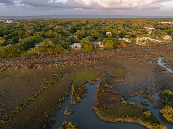 3 Reasons to Buy a Home This Summer,Kevin Howard