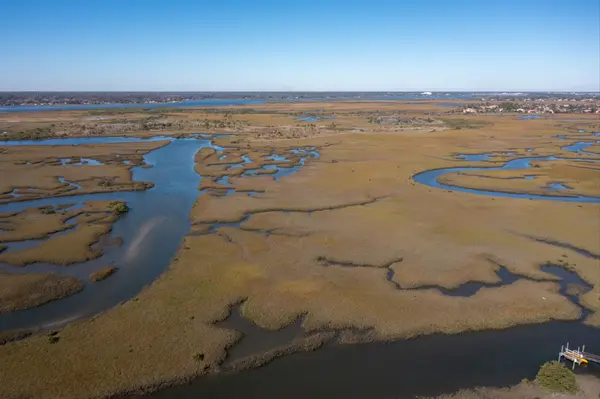 Beyond the Beaches: Discovering St. Augustine’s Marshes, Rivers, and Intracoastal Lifestyle,Kevin Howard