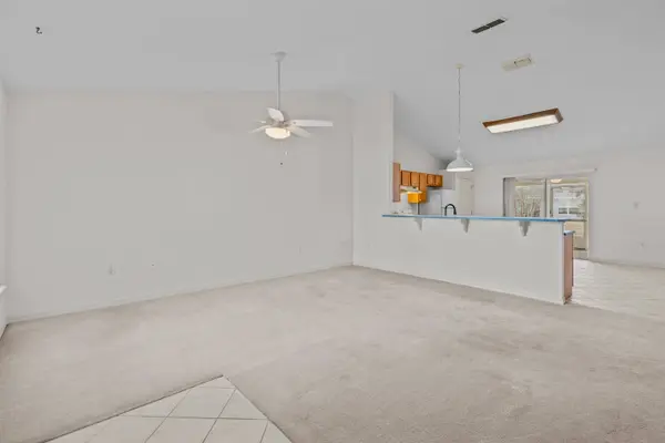 25 Rainstone Ln, Palm Coast, FL 32164