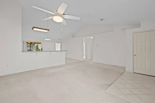 25 Rainstone Ln, Palm Coast, FL 32164