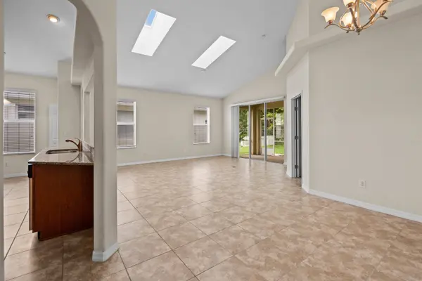 756 Crestwood Dr, St Augustine, FL 32086