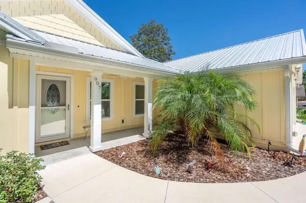 907 Queen Rd, St Augustine, FL 32086