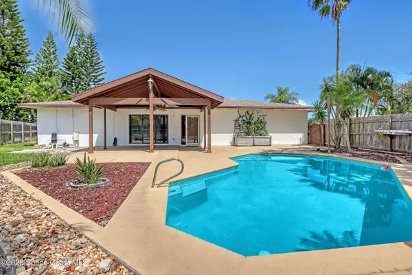 210 Applewood CIR, Melbourne, FL 32940