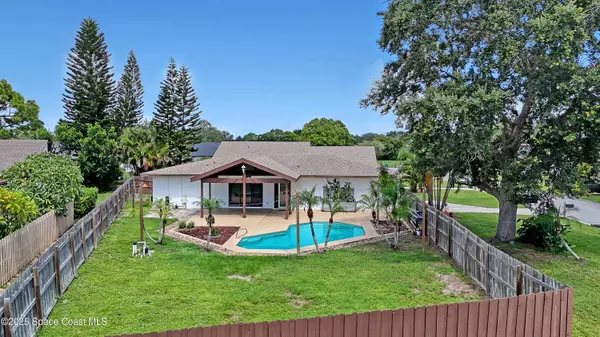 210 Applewood CIR, Melbourne, FL 32940