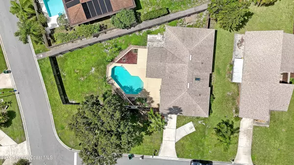 210 Applewood CIR, Melbourne, FL 32940