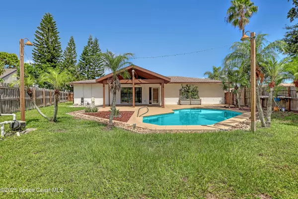 210 Applewood CIR, Melbourne, FL 32940