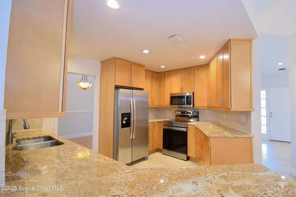 3560 Serenity LN, Melbourne, FL 32934