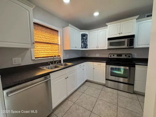 451 S Brevard AVE #14, Cocoa Beach, FL 32931