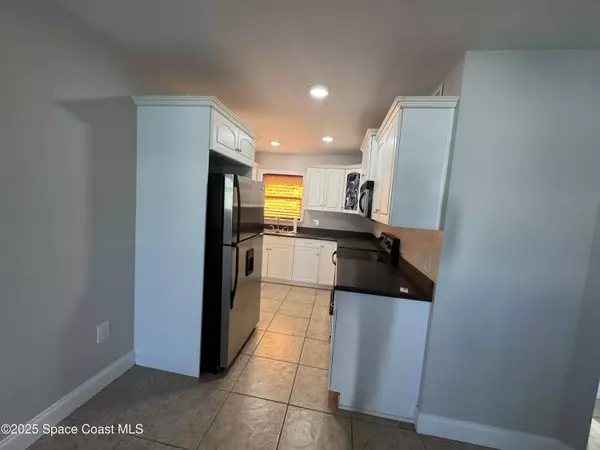 451 S Brevard AVE #14, Cocoa Beach, FL 32931
