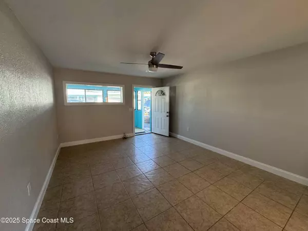 451 S Brevard AVE #14, Cocoa Beach, FL 32931