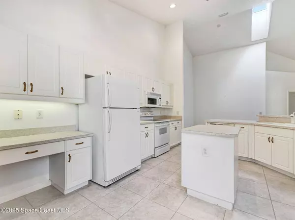 410 Paige CT, Melbourne, FL 32940