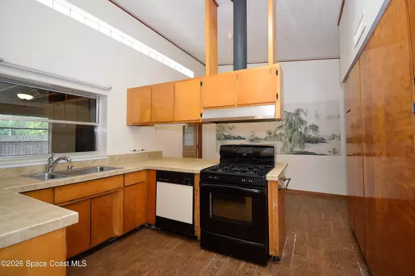 150 W Alachua LN, Cocoa Beach, FL 32931