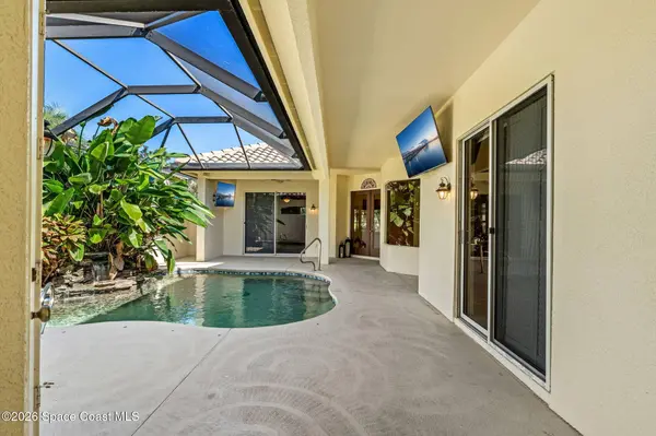 162 Whaler DR, Melbourne Beach, FL 32951