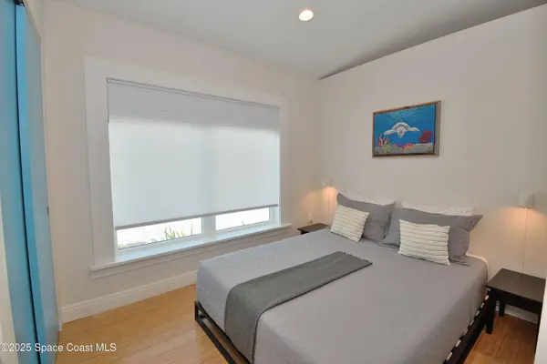 325 N Orlando AVE, Cocoa Beach, FL 32931