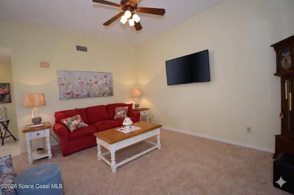 712 Green Valley LN, Melbourne, FL 32940
