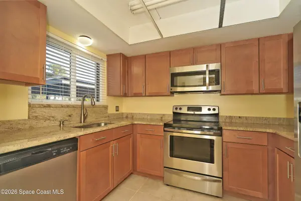 220 S 5th ST #205, Cocoa Beach, FL 32931