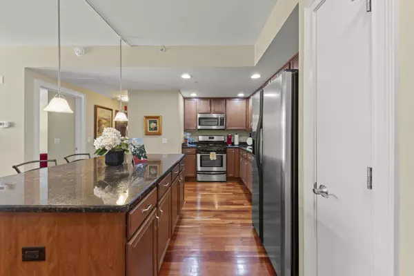 310 S Main ST #216, Lombard, IL 60148